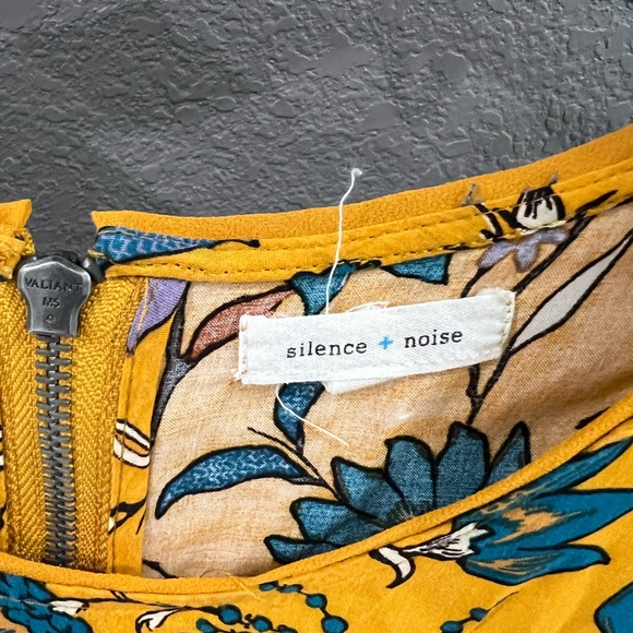 Silence + noise (Urban Outfitters) yellow floral dress - Picture 4 of 5